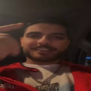 سر اینکه حرفاشو کم کنم گوش