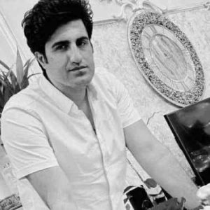 ﻫﻤﻪ ﺗﻮی ﺧﻮاب ﻧﺎز و ﻣﻨﻢ ﺑﻪ ﻓﻜﺮ ﭼﺸﻤﺎی ﻧﺎز اون