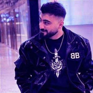 تو خوابی ولی من دارم عکساتو میبینم