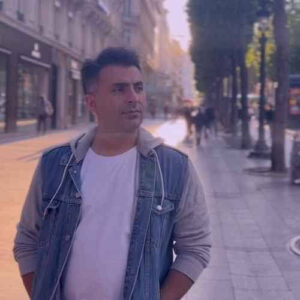 بارون اومد و یادم داد تو زورت بیشتره