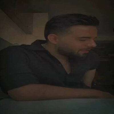 اﮔﻪ ﺑﺎرون ﺑﻴﺎد ﭼﺘﺮ ﺗﻮ ﻣﻴﺸﻢ اﮔﻪ درﻳﺎ ﺑﺸﻰ و ﻏﺮق ﺗﻮ ﻣﻴﺸﻢ